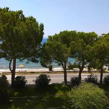 Sun & Sea : Seaside Malaki